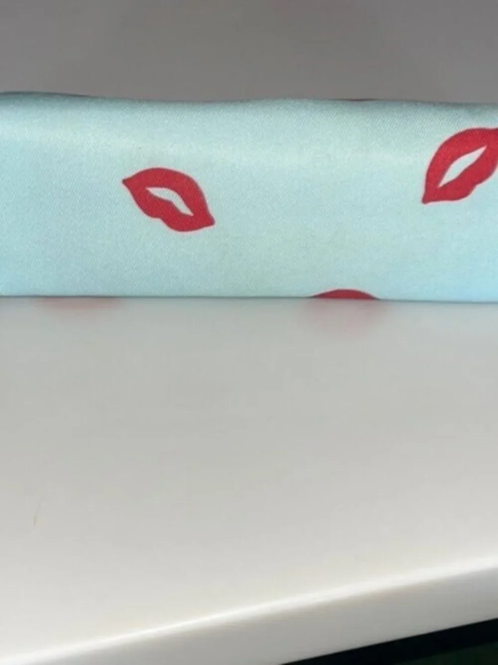 Kate Spade x Clinique Blue Red Lip Print Cosmetic Makeup Bag